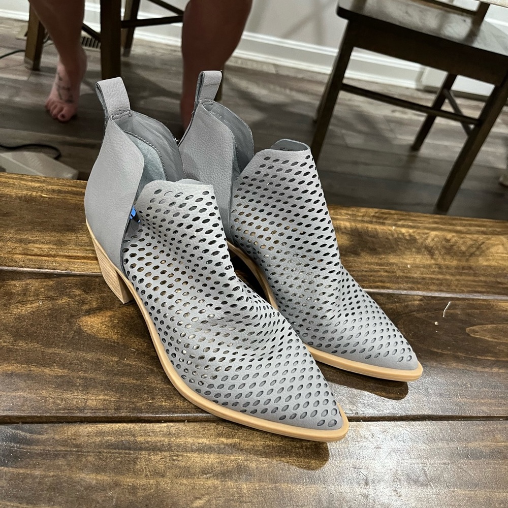 NWT Booties